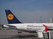 airport-aircraft-lufthansa-symbol-1117838.jpg