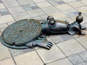 brooklyn-street-art-ny-sewer-626255.jpg