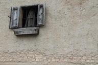 window-old-house-farm-540794.jpg