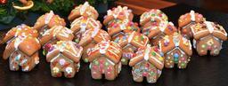 gingerbread-house-gingerbread-1101454.jpg