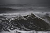 wave-tide-ocean-water-splashing-166737.jpg