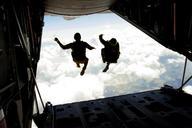 skydiving-jump-falling-parachuting-708695.jpg