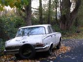 Run-down_car_near_Marymoor_Park_2.jpg