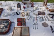 flea-market-junk-antiques-sale-464748.jpg