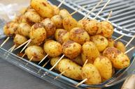 rosemary-potatoes-barbecue-out-1446677.jpg