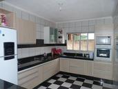 kitchen-fitted-kitchen-827144.jpg