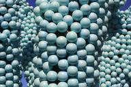 blue-balls-tree-trunk-fake-613284.jpg