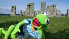 stonehenge-kermit-frog-509914.jpg