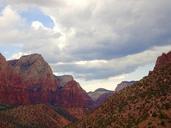 zion-national-park-utah-nature-hike-1446721.jpg