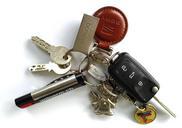 key-keychain-car-keys-door-key-408559.jpg