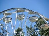 Ferris_Wheel_on_Blue_Background.jpg