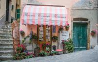 italy-cinque-terre-store-front-1041660.jpg