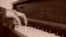 piano-hands-music-instrument-962995.jpg