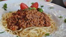 spaghetti-bolognese-parmesan-eat-787043.jpg