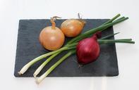 onion-food-red-onion-spring-onions-625269.jpg