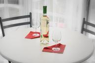 wine-bottle-table-428656.jpg