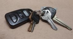 keys-car-ignition-key-key-key-fob-473461.jpg