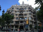 barcelona-building-gaud%C3%AD-373022.jpg