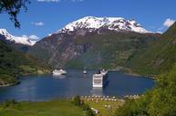 fjord-norway-fjordlandschaft-940525.jpg