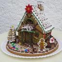 gingerbread-house-christmas-pastries-581305.jpg