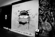 berlin-wall-art-germany-graffiti-315482.jpg