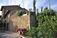 house-in-grape-farm-monte-capuccino-685040.jpg