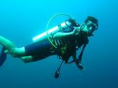 scuba-diver-diving-maldives-sea-261577.jpg