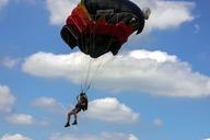 skydiving-sport-extreme-sports-646492.jpg