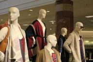 department-store-mannequin-shopping-1065112.jpg