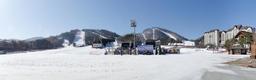 Ski slopes of YongPyong Resort, 2013-03-10.jpg