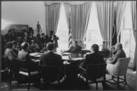 President_Nixon_meeting_with_economic_advisors_and_Cabinet_members_-_NARA_-_194579.tif