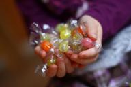 hands-candy-child-play-colorful-604127.jpg