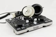 mixer-headphones-audio-861396.jpg