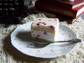 porcelain-cake-plate-79014.jpg