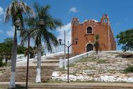 mexico-yucatan-church-588492.jpg