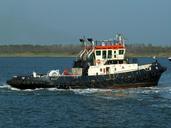 tug-boat-ship-sea-vessel-835823.jpg