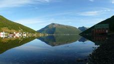 norway-fjord-water-mirroring-237098.jpg