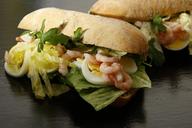 sandwich-eggs-prawns-salad-rocket-1580363.jpg