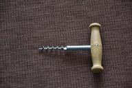 corkscrew-the-stopper-open-wine-313769.jpg