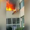 #LaRealnoticia_Video:_Bombero_Salta_de_un_Edificio_en_Llamas_http://ht.ly/WkuHR.jpg