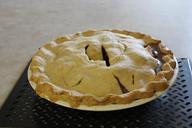 apple-pie-family-tradition-1176356.jpg