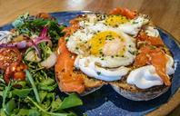 sandwich-salmon-fried-egg-eggs-1591861.jpg