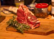 steak-rib-wood-rosemary-fiorentina-1359891.jpg