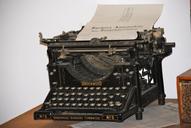 typewriter-writing-vintage-type-1048491.jpg