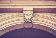 archway-lion-head-stone-459296.jpg