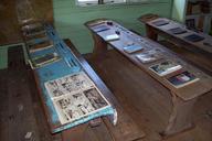 school-desk-school-house-1711122.jpg