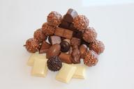 chocolate-white-chocolate-1063751.jpg