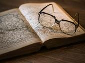 knowledge-book-library-glasses-1052013.jpg