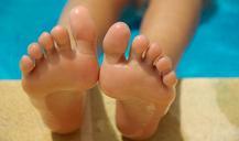 feet-toes-barefoot-830503.jpg