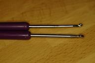 crochet-hooks-two-crochet-hobby-356741.jpg